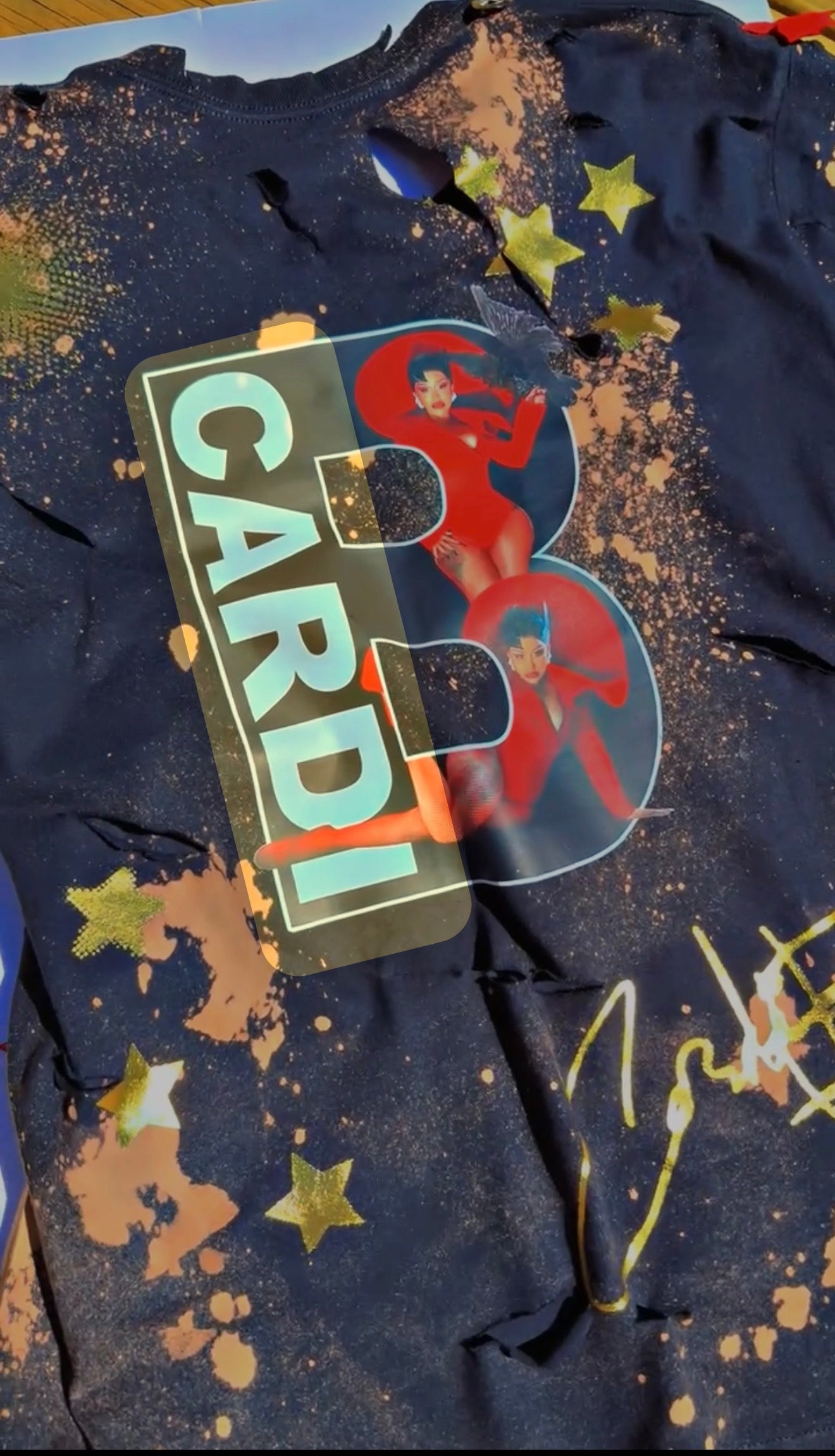 Fan’d Out Concert Tee